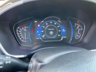 2020 Hyundai Santa Fe SEL - Interior Instrument Cluster / Odometer Image